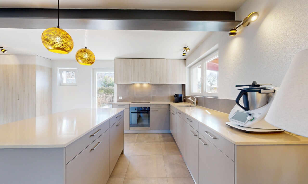 küche mit kücheninsel, kitchen island, light countertops, ofen, und light floor