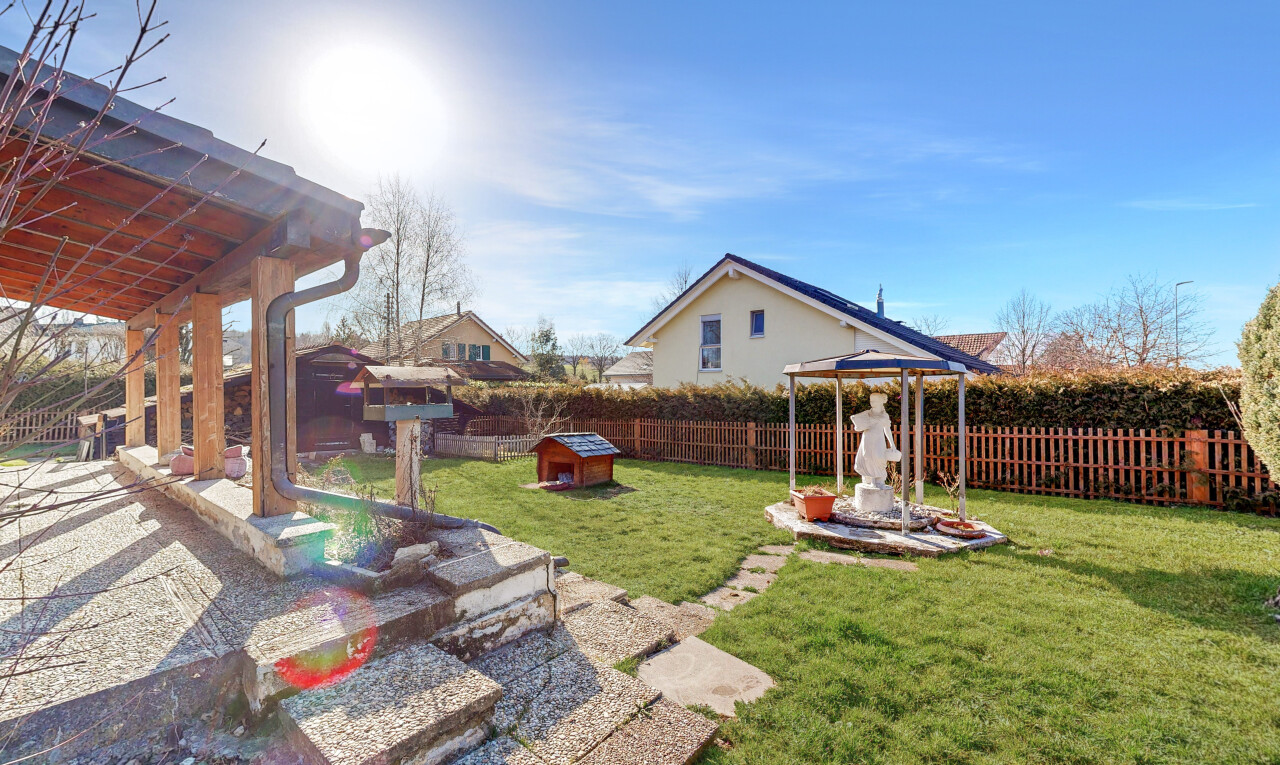 garten mit rasen, terrasse, day time, from property, und zaun