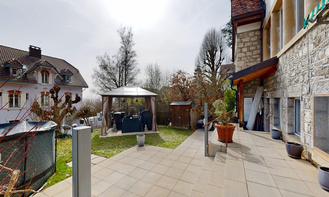 terrasse avec kiosque, terrasse, from property, et overcast