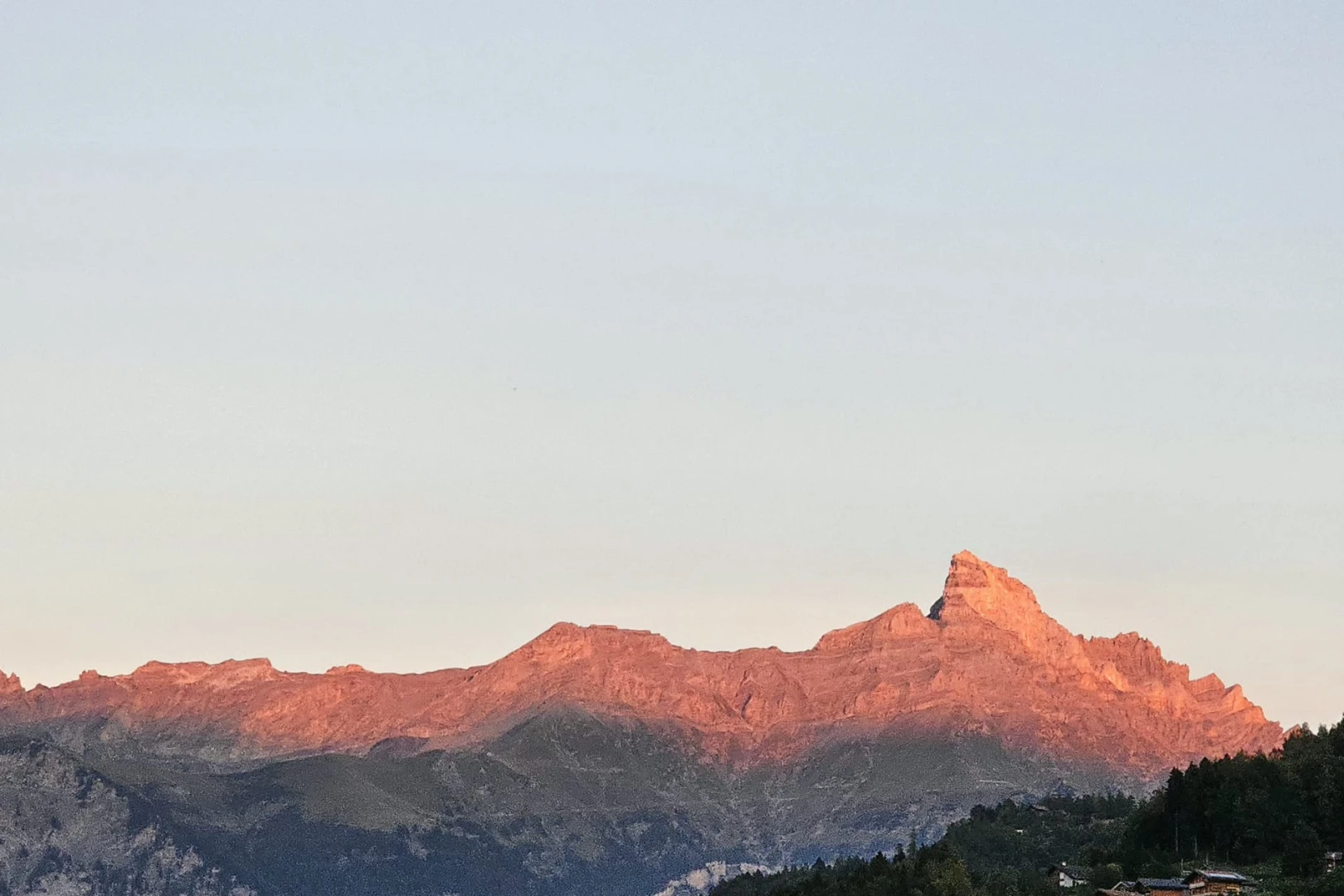 vue sur la montagne avec vue sur la montagne et mountain view