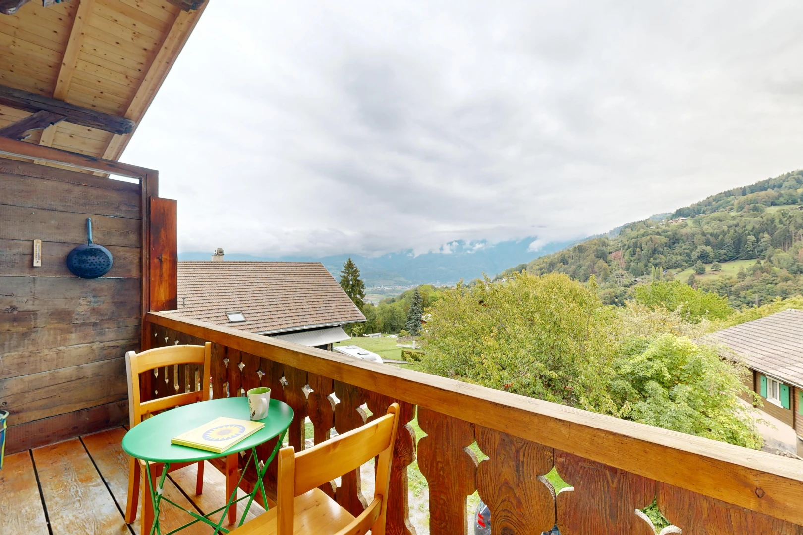 balcon avec balcon, view focus, from property, et overcast