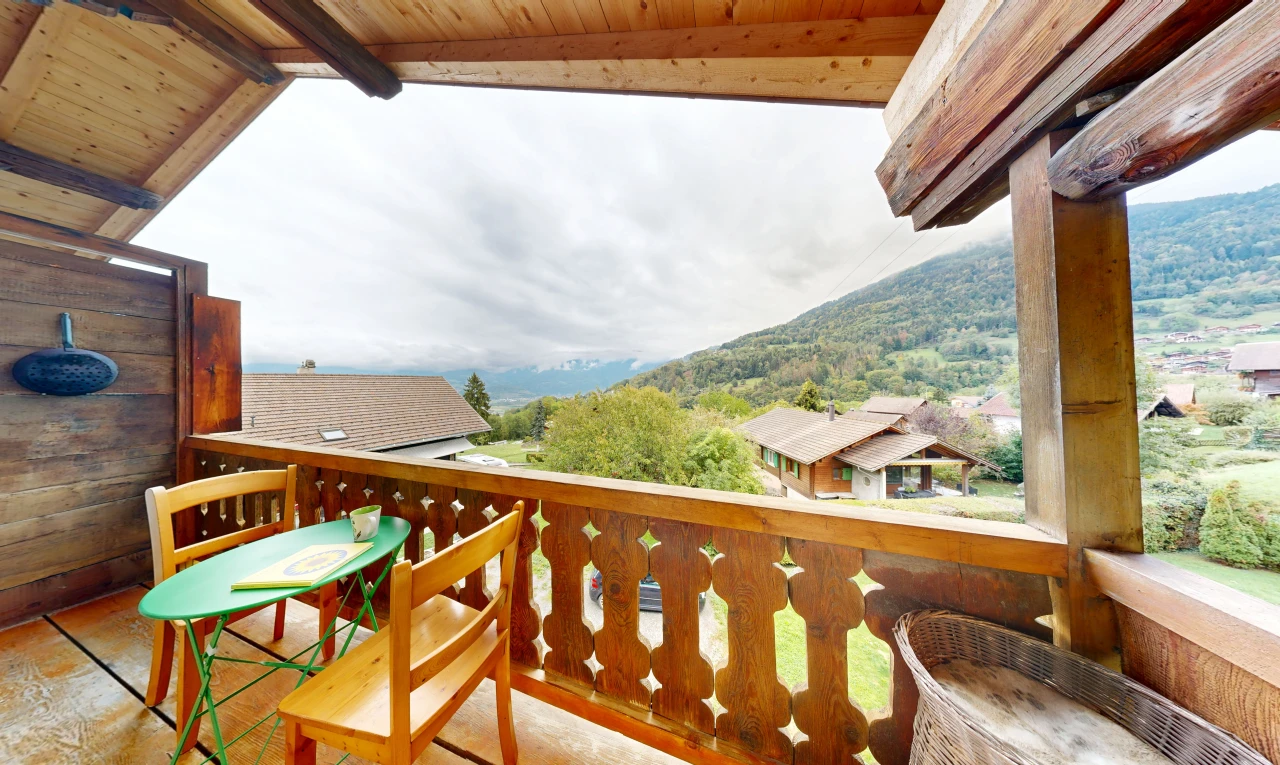 balcon avec balcon, vue sur la montagne, mountain view, view focus, et from property