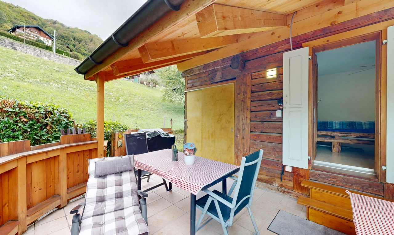 terrasse avec coin repas extérieur, gril, from property, terrasse, et overcast