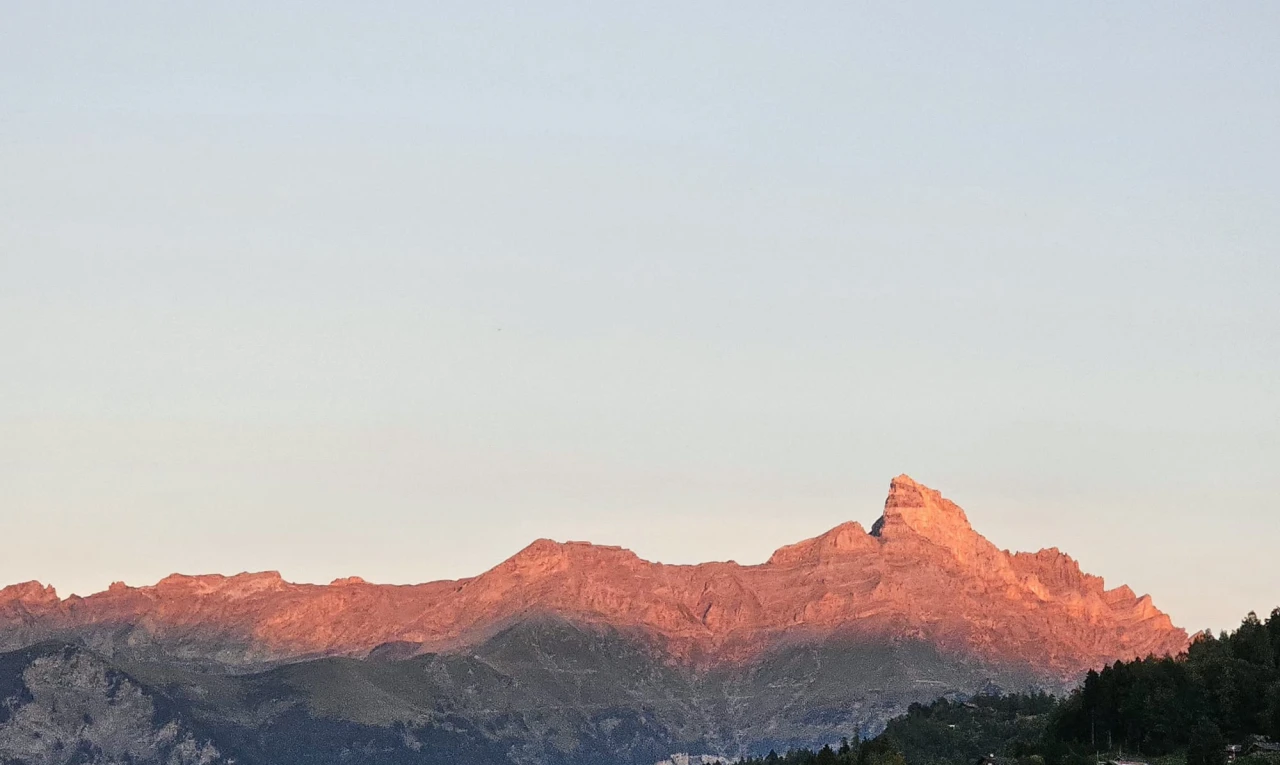 vue sur la montagne avec vue sur la montagne et mountain view