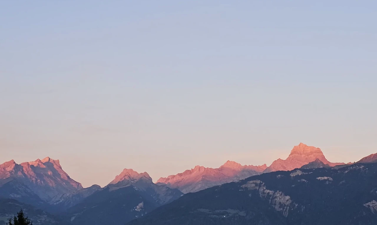 vue sur la montagne avec vue sur la montagne et mountain view