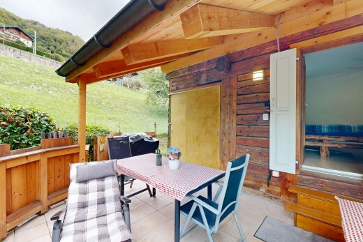 terrasse mit essbereich im freien, grill, from property, terrasse, und overcast