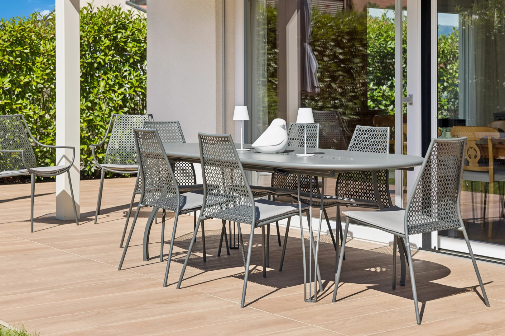 terrasse avec coin repas extérieur et day time