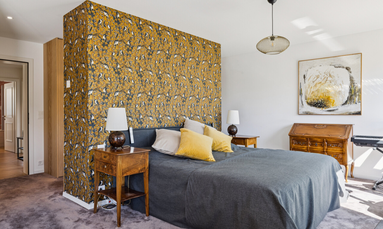 chambre avec accent wall, mur d'accent, drywall, cloison sèche, et carpet
