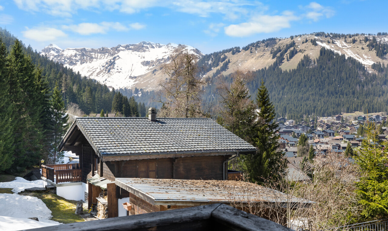 façade avec day time, vue sur la montagne, mountain view, from property, et cheminée