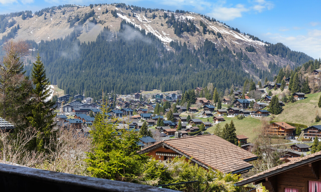 vue sur la montagne avec mountain view, vue sur la montagne, day time, et from property