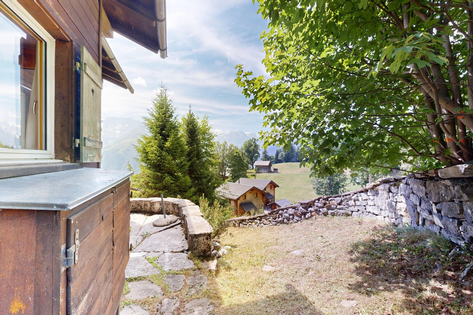 jardin avec day time et from property