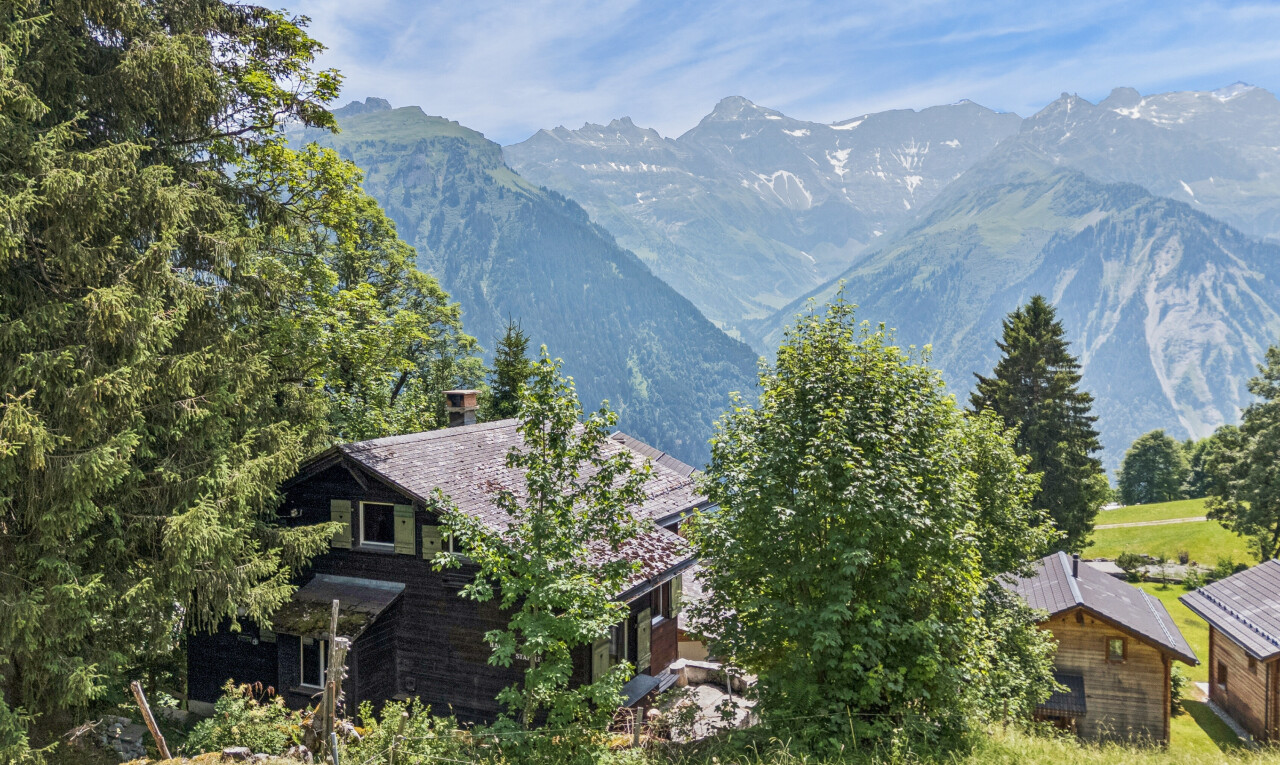 vue sur la montagne avec day time, mountain view, vue sur la montagne, et property visible
