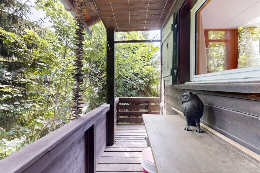 balcon avec animal pet, animal, et from property