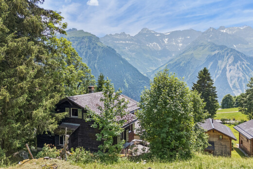 vue sur la montagne avec day time, mountain view, vue sur la montagne, et property visible