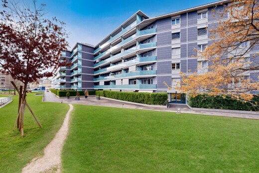 extérieur du bâtiment avec vue sur le complexe d'appartements, apartment complex view, et day time