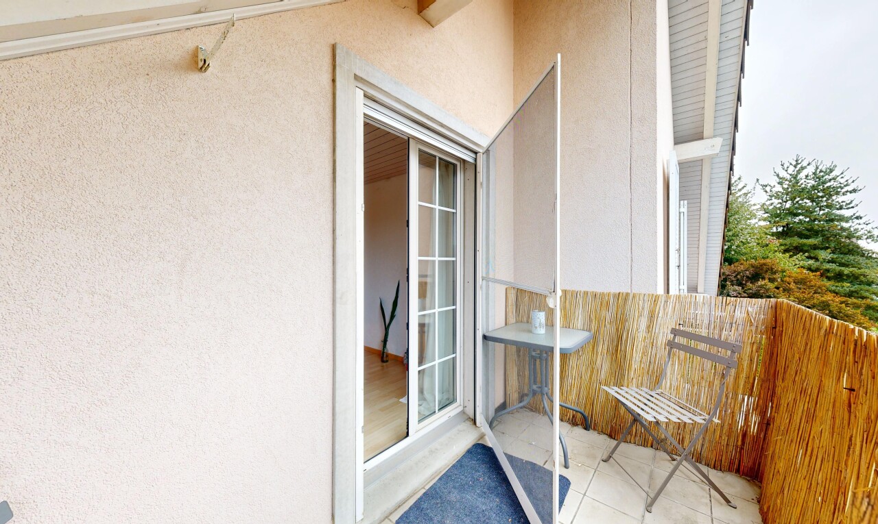 balcon avec property visible et balcon
