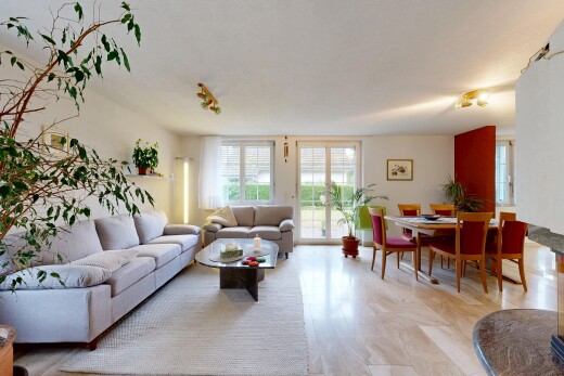 wohn- / esszimmer mit natural light, natürliches licht, inside property, drywall, und gipskartonwand