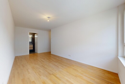 leerer raum mit wood finish floor, holzfußboden, drywall, gipskartonwand, und inside property