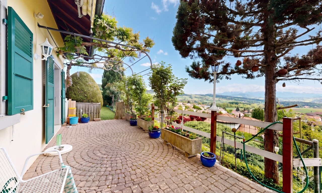 terrasse avec from property, day time, terrasse, jardin, et clôture