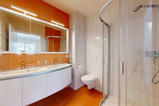 bad mit tile wall, fliesenwand, komplettes badezimmer, dusche, und tile floor