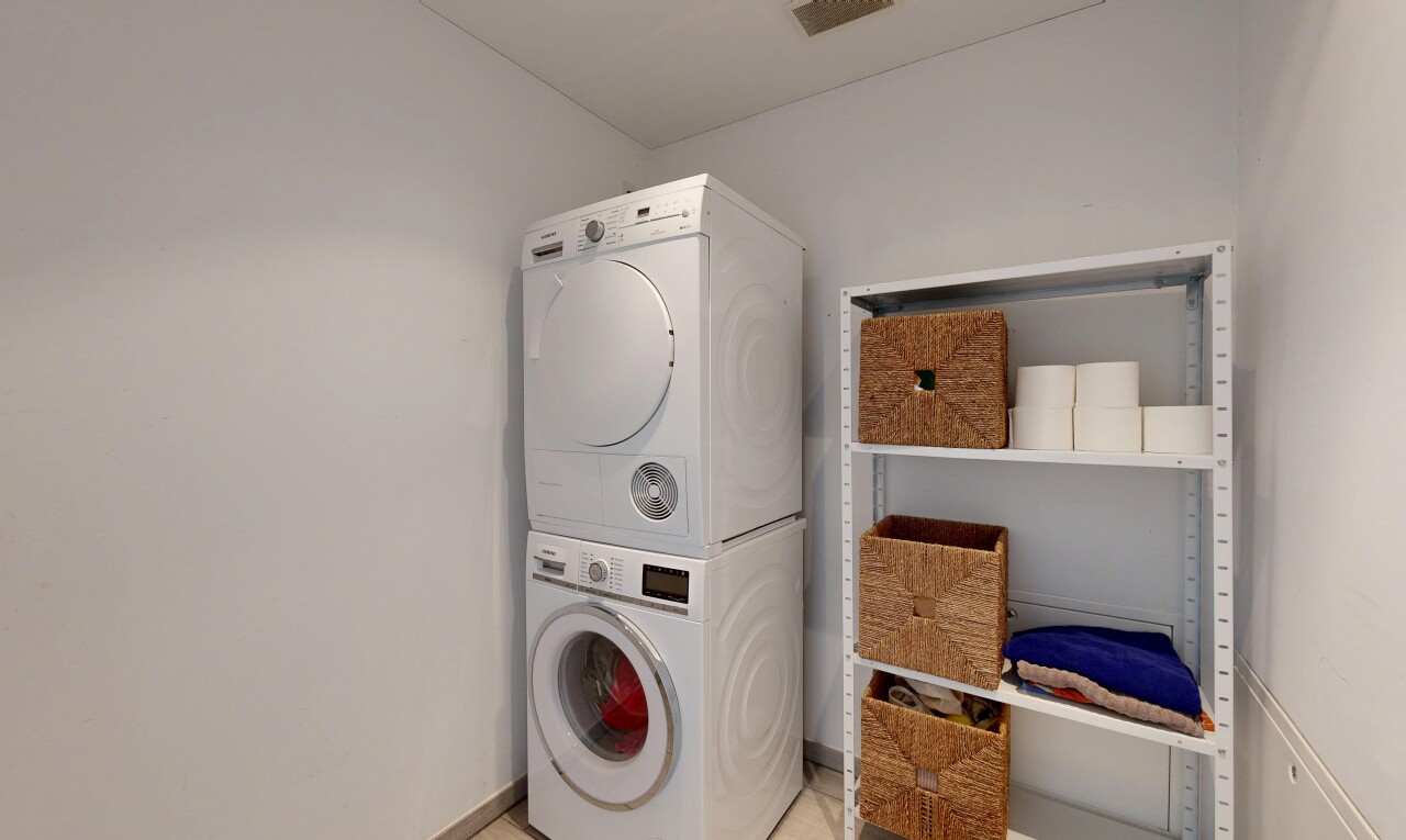 wäschekammer mit waschturm, gipskartonwand, drywall, inside property, und wäscherei