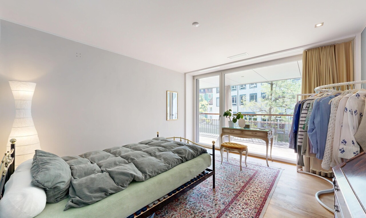 zimmer / schlafzimmer mit bodendeckenfenster, floor ceiling windows, natürliches licht, natural light, und gipskartonwand