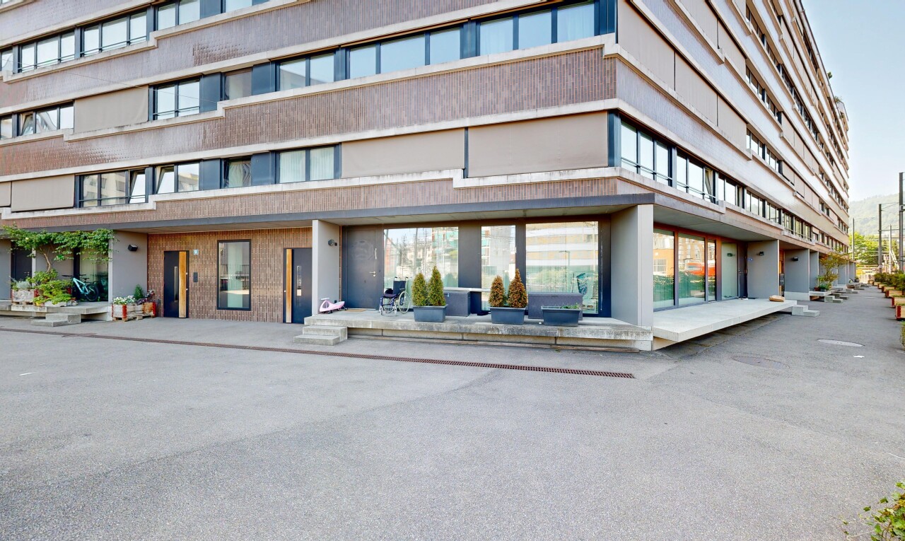 außenansicht mit from community, apartment complex view, und blick auf wohnanlage