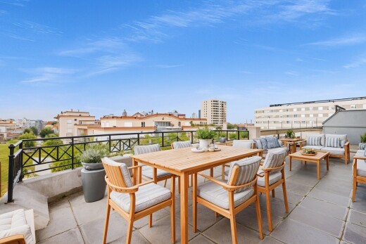 terrasse mit balkon, terrasse, und wohnraum im freien