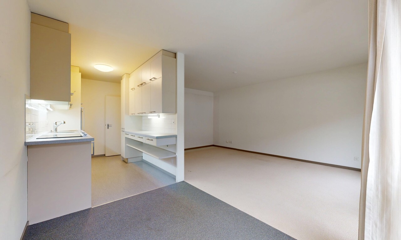 küche mit arbeitsplatten, gipskartonwand, drywall, inside property, und durchgangsküche