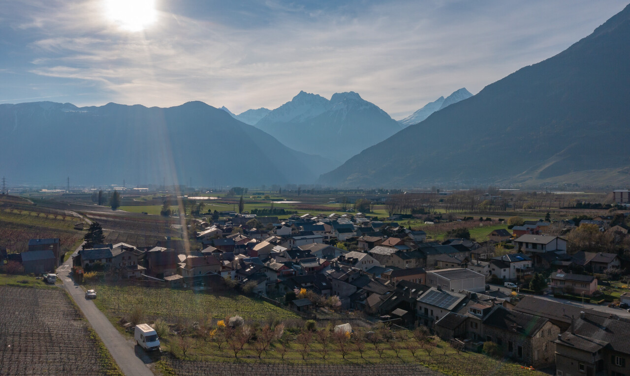 blick auf die berge mit mountain view, blick auf die berge, day time, residential view, und wohngebietblick