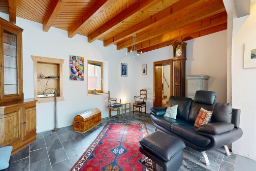 wohnzimmer mit inside community, wood ceiling, holzdecke, beamed ceiling, und balkendecke