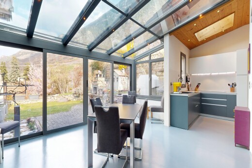 esszimmer mit finished concrete floor, inside property, betonboden, concrete floor, und dachschräge