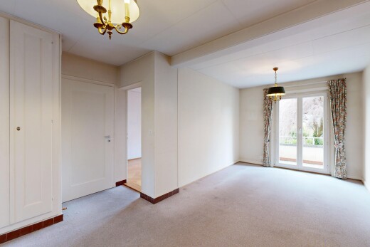 pièce vide avec inside property, natural light, lumière naturelle, drywall, et cloison sèche