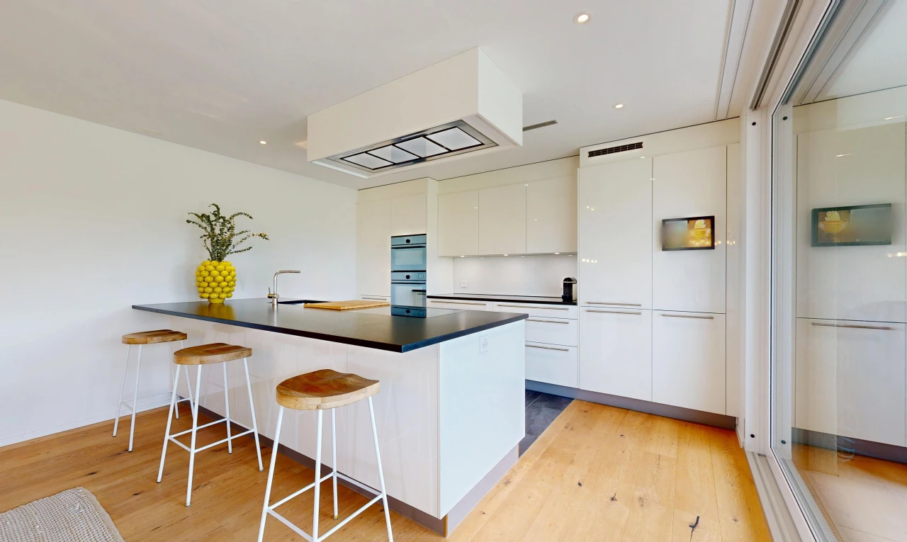 küche mit flat panel cabinets, schränke mit flachen paneelen, kitchen bar, küchenbar, und kitchen peninsula