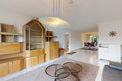 wohnzimmer mit fliesenboden, tile floor, gipskartonwand, drywall, und inside property