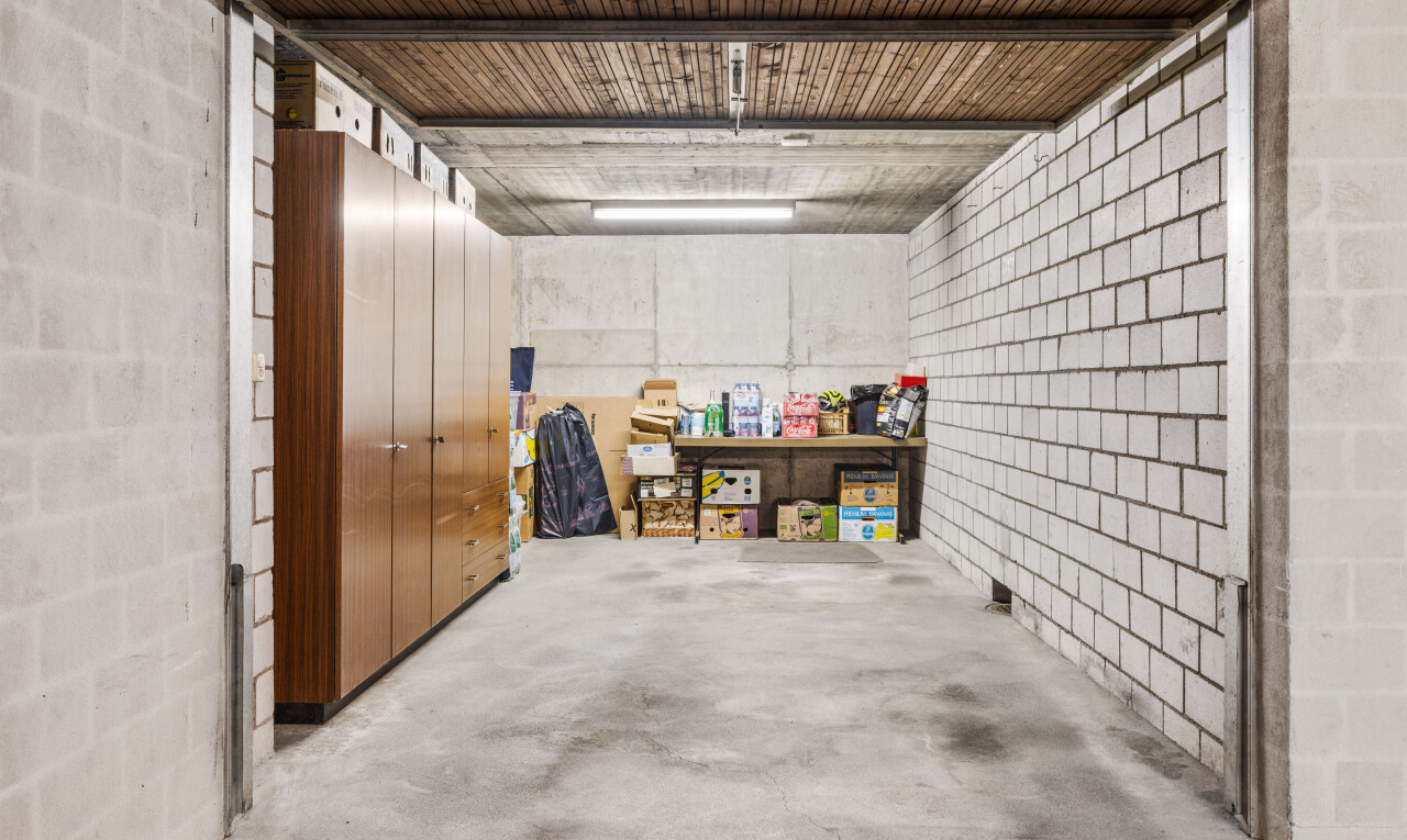 parking avec inside property