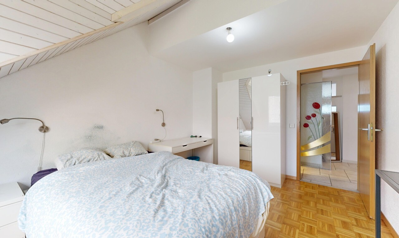 room / bedroom with parquet floors