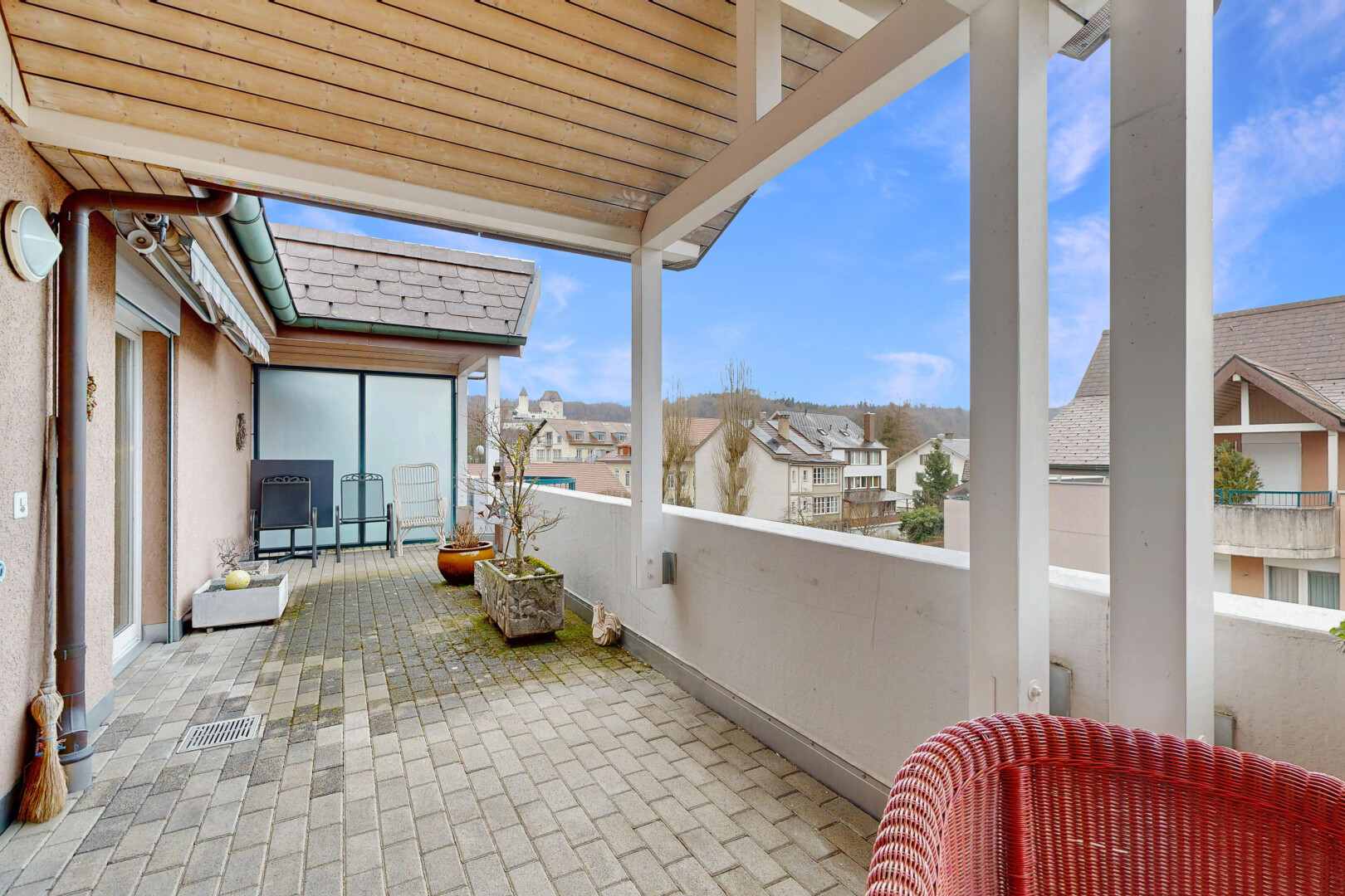 terrasse avec from property, day time, vue résidentielle, residential view, et terrasse