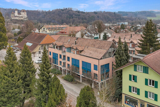 extérieur du bâtiment avec day time et drone view