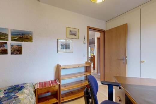 chambre avec inside property, light floor, cloison sèche, et drywall