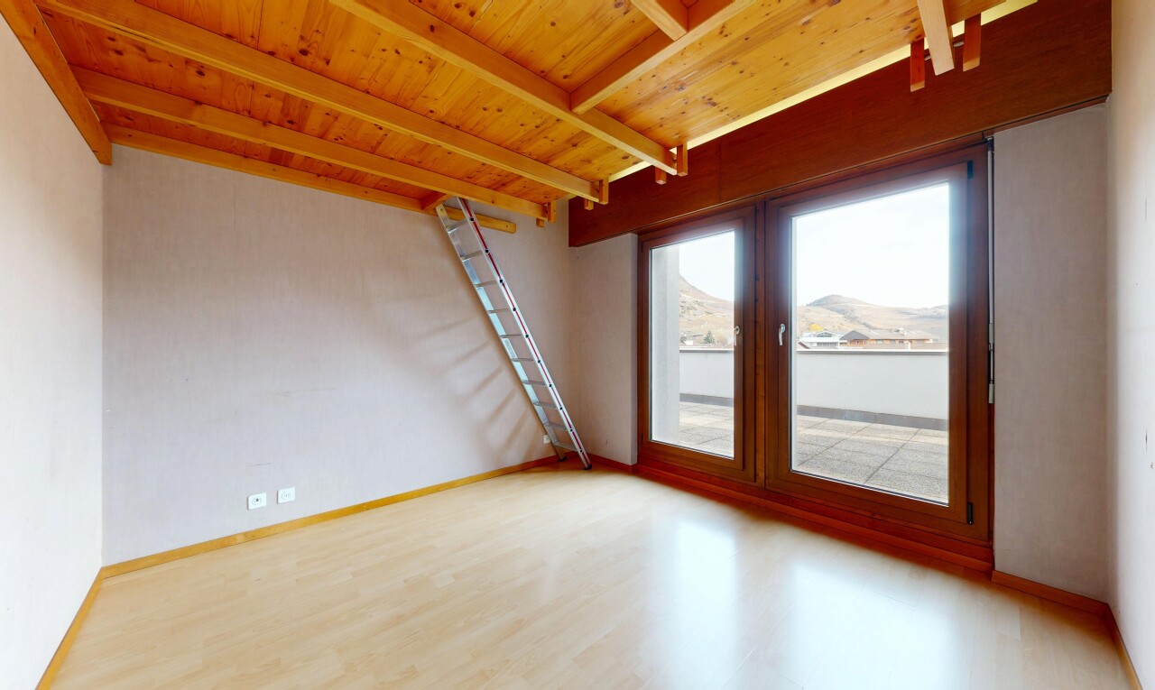 leerer raum mit natürliches licht, natural light, inside property, gipskartonwand, und drywall