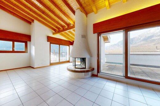 leerer raum mit inside property, holzdecke, wood ceiling, balkendecke, und beamed ceiling