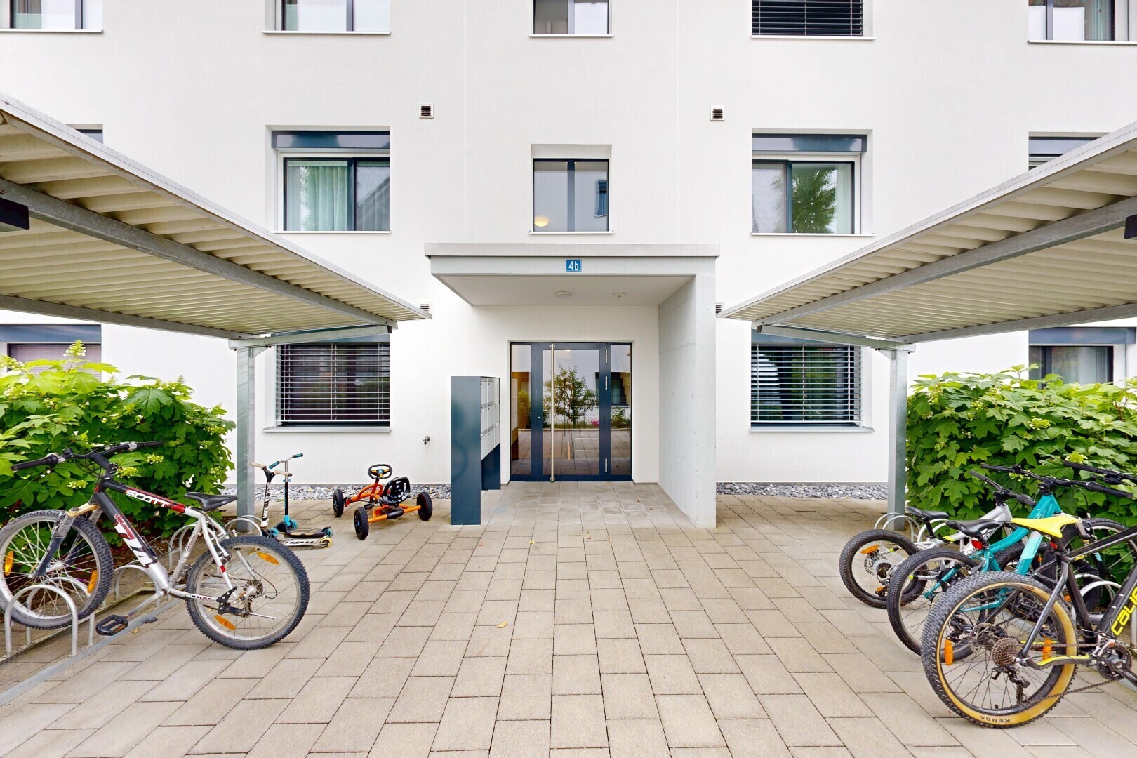 terrasse mit terrasse, property visible, und apartment complex view