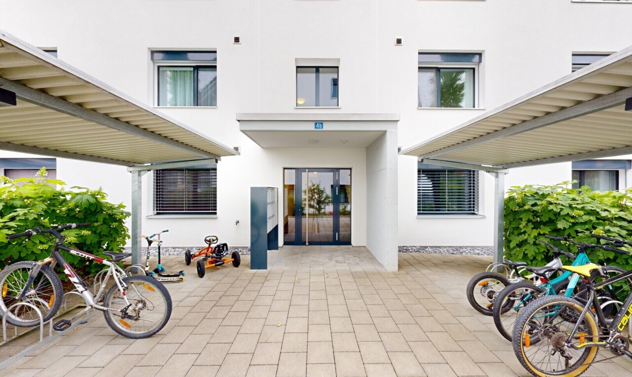 terrasse mit terrasse, property visible, und apartment complex view