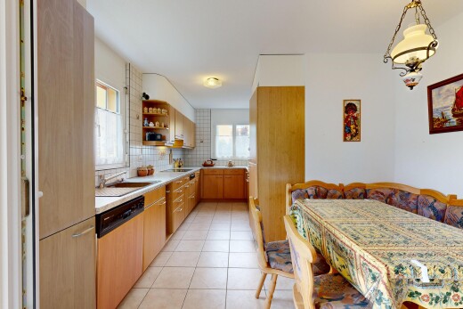 küche mit light countertops, arbeitsplatten, küchenrückwand beim Herd, küchenrückwand beim herd, und drywall