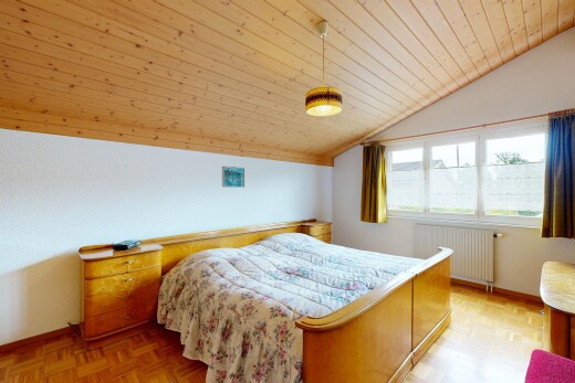 chambre avec wood ceiling, plafond en bois, parquet floor, wood finish floor, et sol en finition bois
