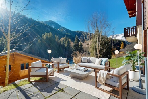 terrasse avec vue sur la montagne, mountain view, day time, from property, et virtually staged