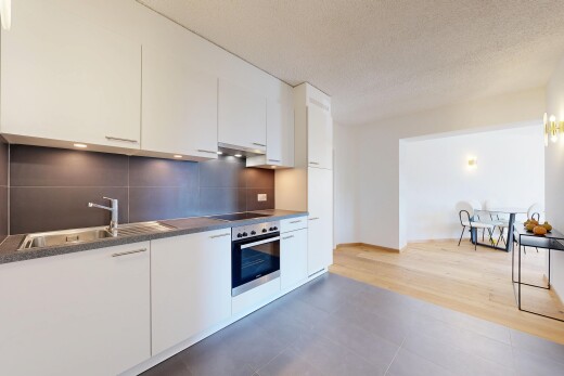 küche mit weiße schränke, schränke mit flachen paneelen, ofen, gipskartonwand, und drywall