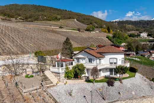 façade avec day time, bardage en stuc, property visible, orchard / agricultural view, et vue sur le verger/agriculture