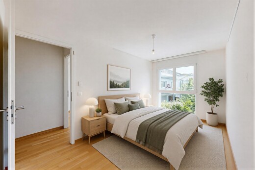 pièce vide avec inside property, sol en finition bois, wood finish floor, lumière naturelle, et natural light